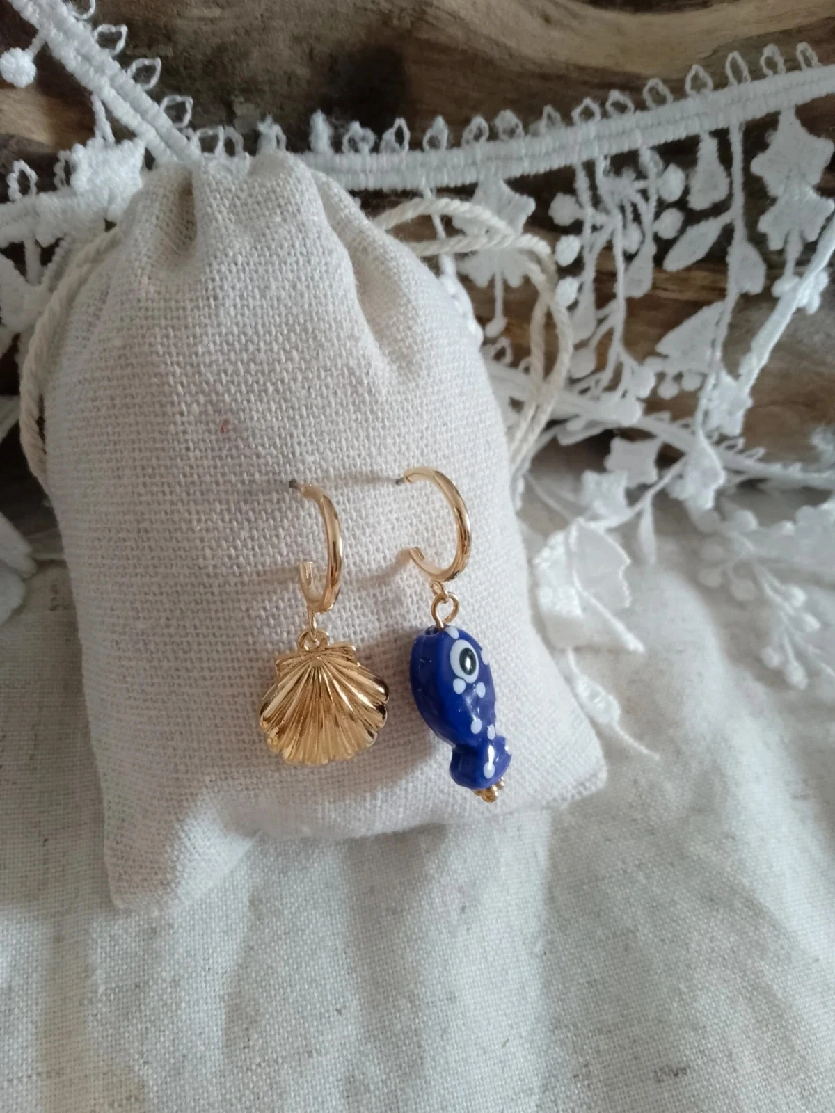 Boucles d'oreilles bohèmes asymétriques poisson coquillage